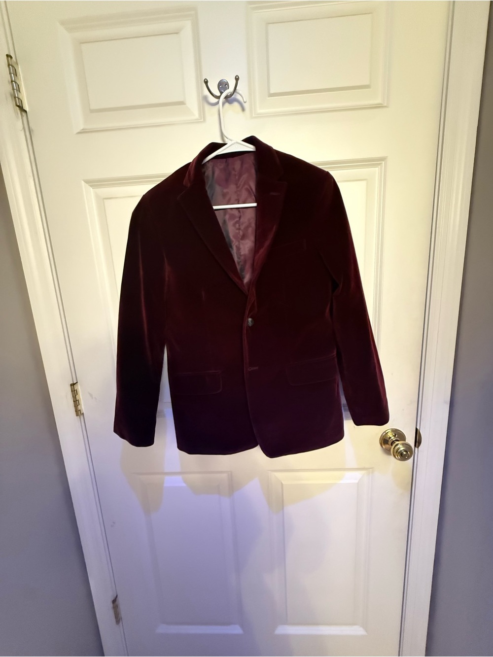 Burgundy Velvet Blazer - Classic Single-Breasted Jacket